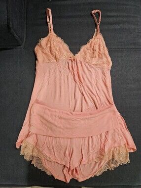 Gillian O'Malley Nursing Lounge Pajama Babymoon Set